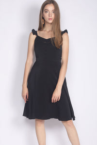 Frey Ruffle Strap Buttons Down Dress In Black