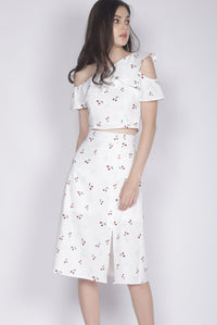 Hattie Buttons Slit Skirt In White Cherries