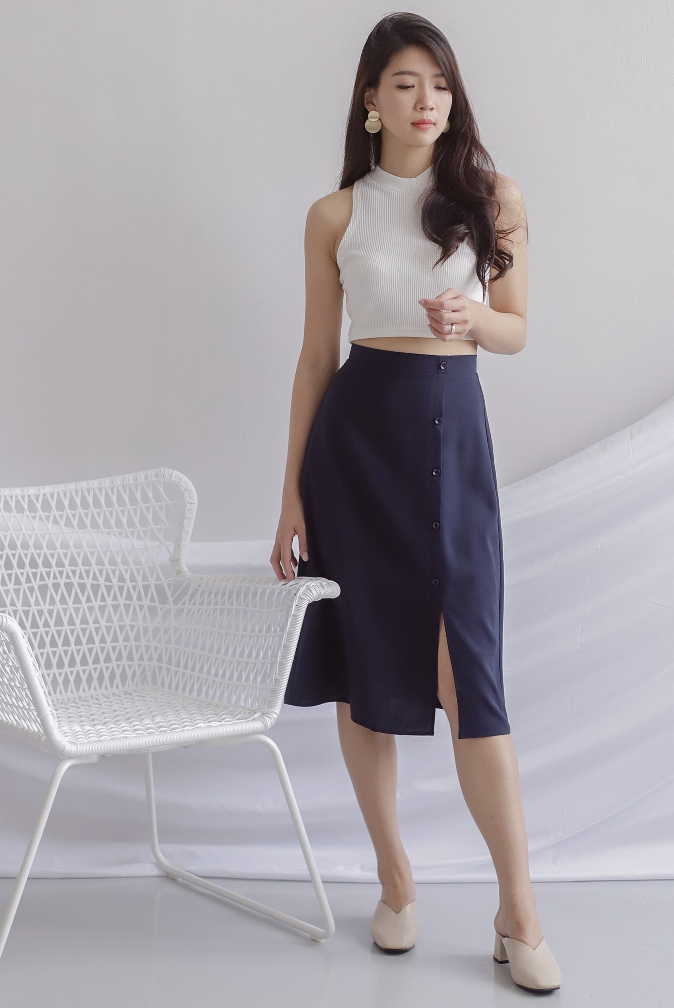 Hattie Buttons Slit Skirt In Navy Blue