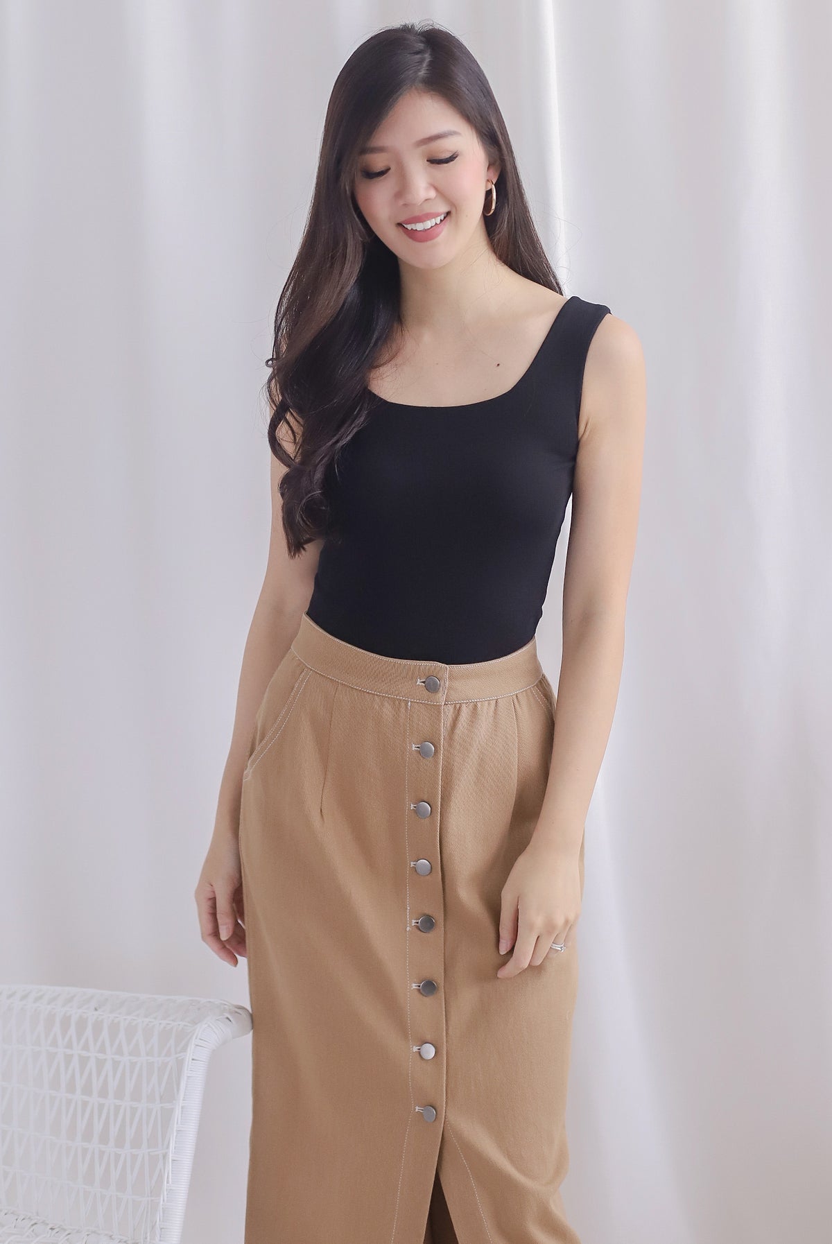 Hazelle Round Neck Tank Top In Black