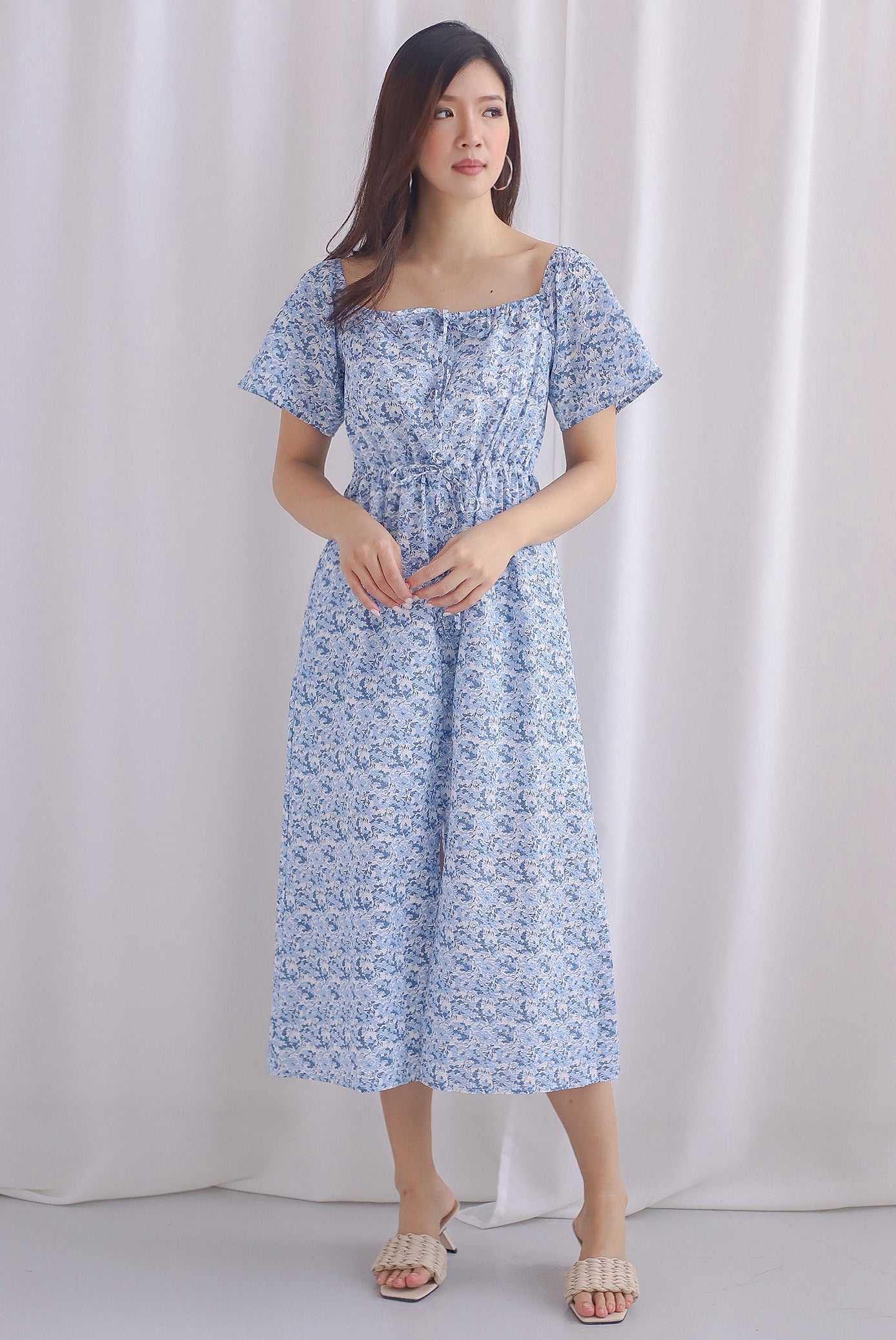 Jemma Textured Drawstring Sleeve Dress In Blue