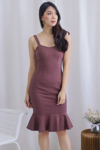 Lamis Strap Mermaid Dress In Mauve