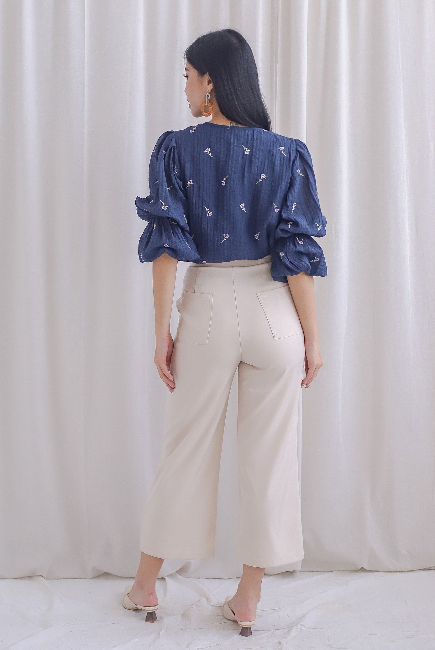 Lassie Tiered Puffy Sleeve Top In Embro Navy