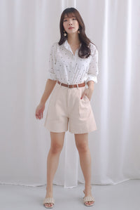 Leyla Belted shorts In Ecru