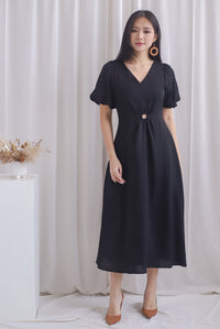 Novelyn Loop Cut Out Sleeved Maxi Dress In Black