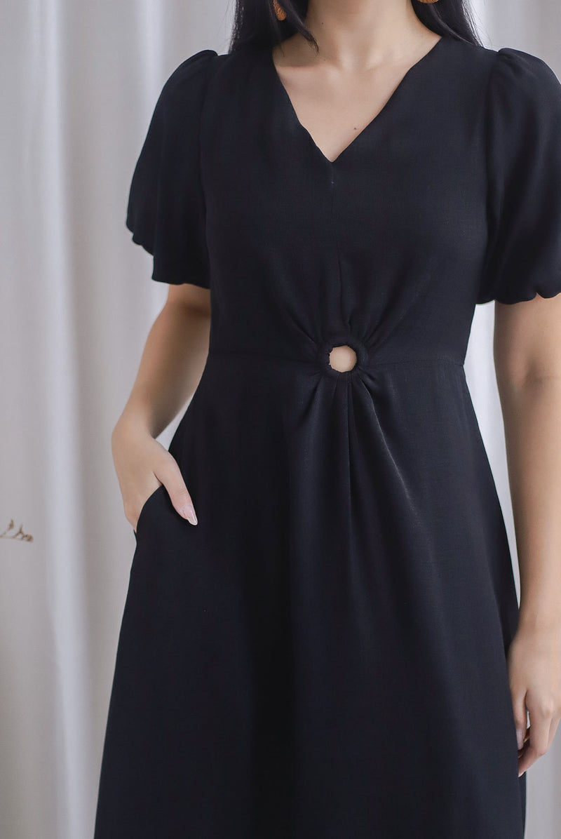 Novelyn Loop Cut Out Sleeved Maxi Dress In Black