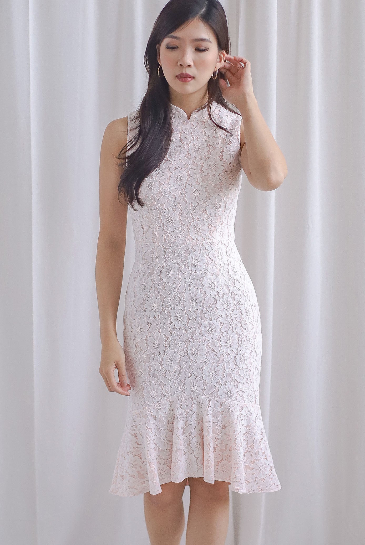 White on sale lace cheongsam