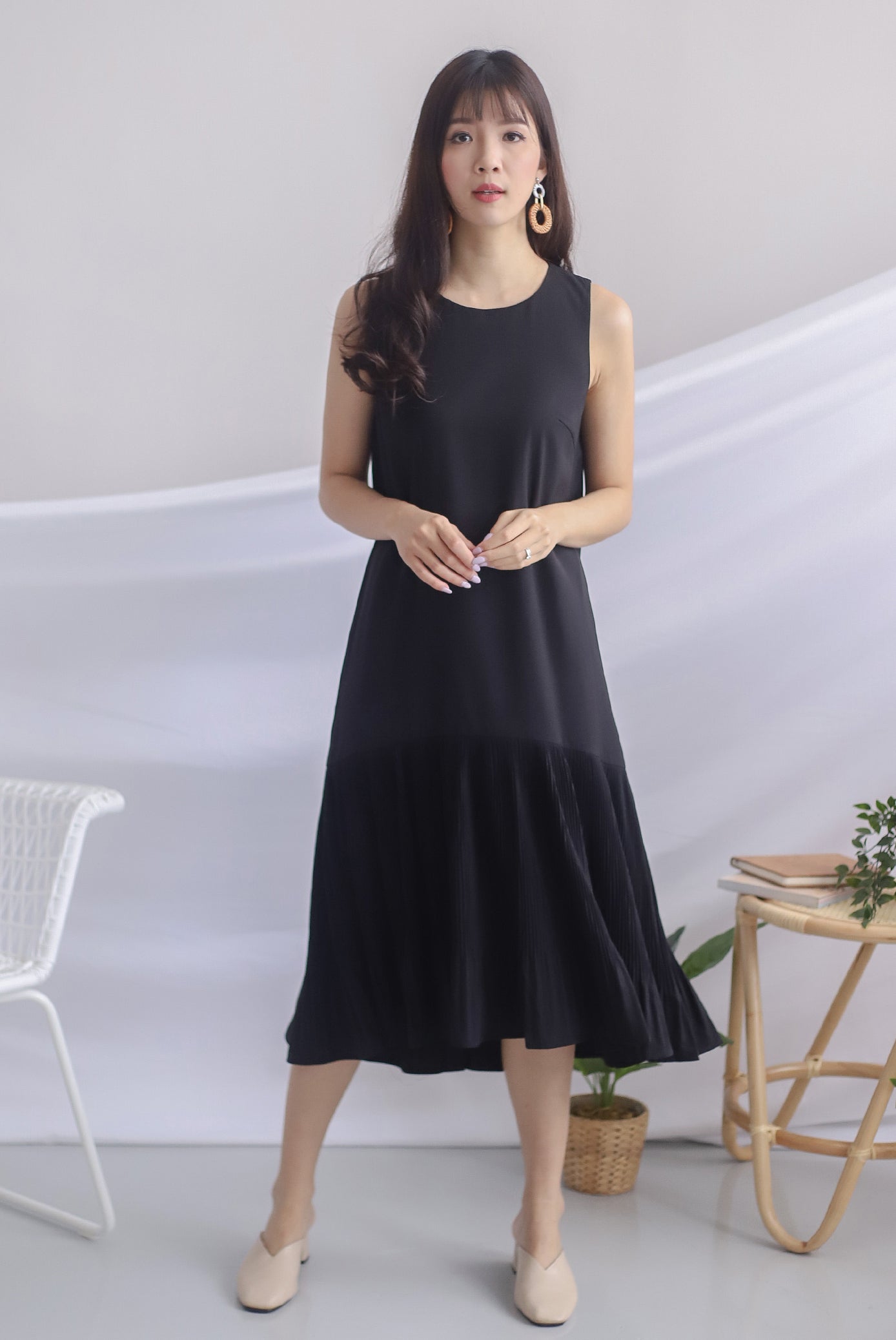 Rosabella Pleated Hem Midi Dress In Black