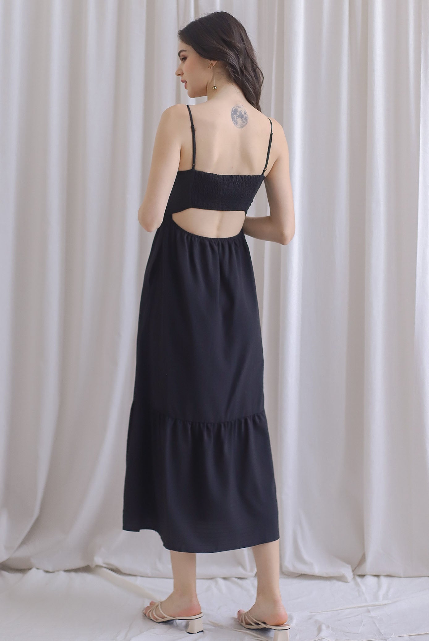 Saletta Spag Pintuck Cut Out Back Dress In Black – The Design Closets