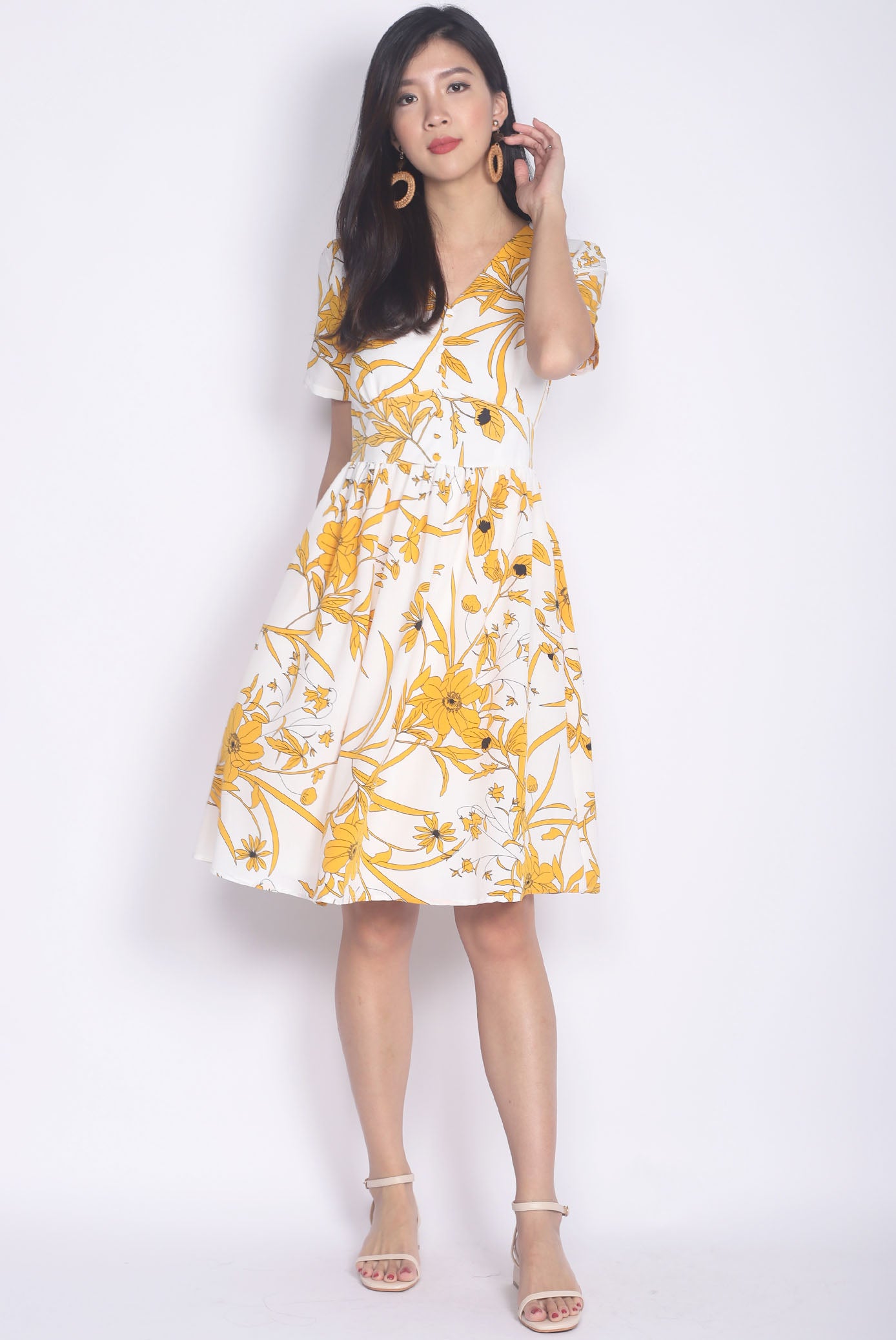 Sayori Floral Buttons Waistband Dress In Yellow