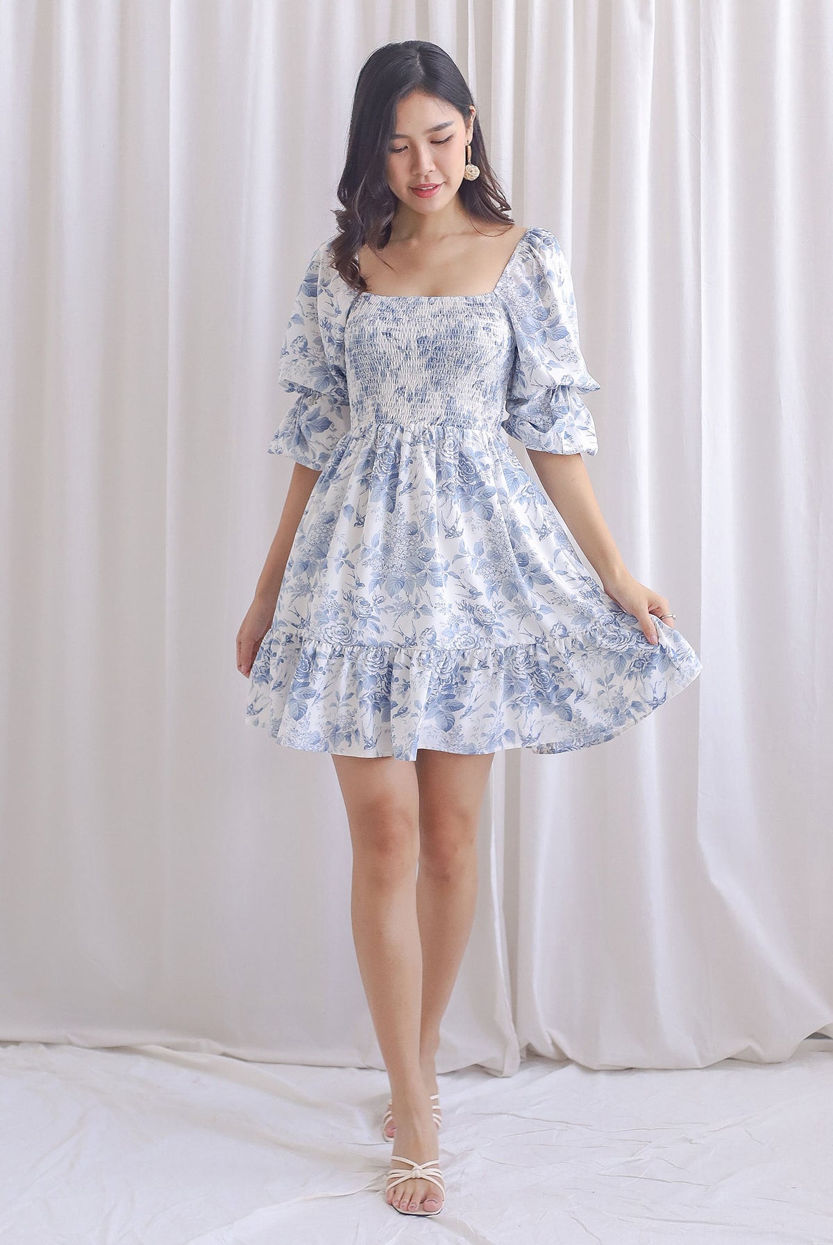 TDC Yumi Tiered Puffy Sleeve Dress In Soft Porcelain
