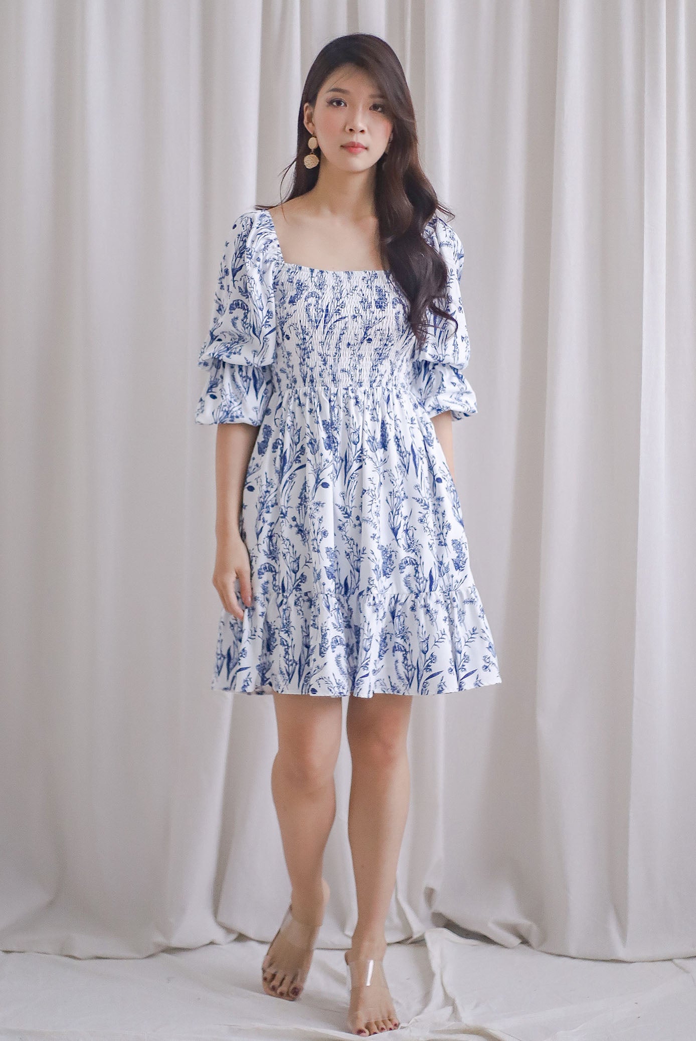 TDC Yumi Tiered Puffy Sleeve Dress In Porcelain