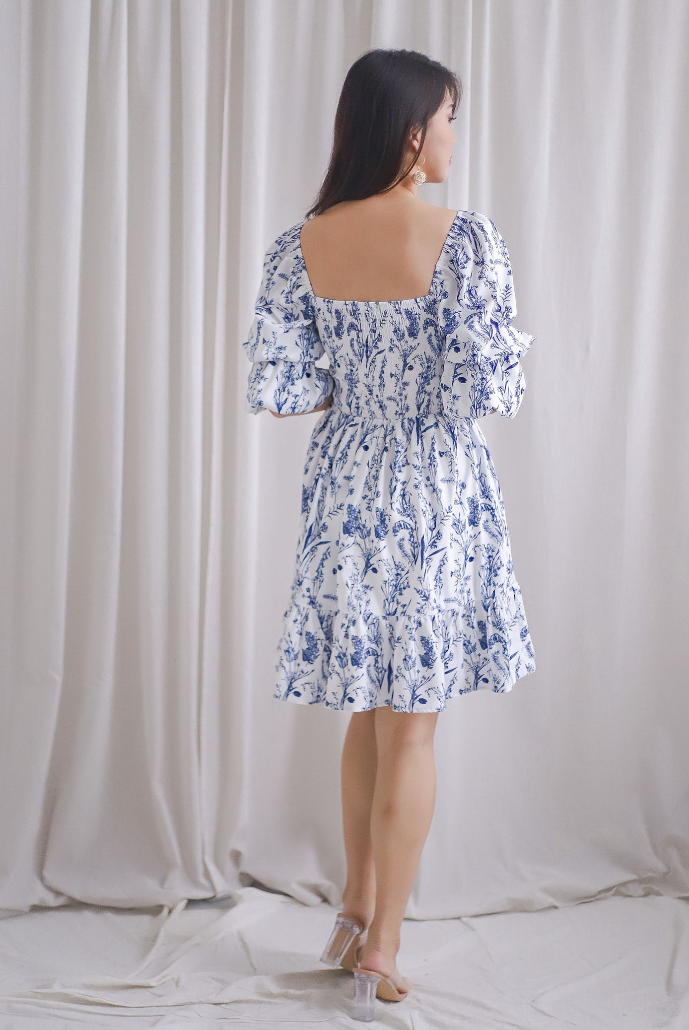 TDC Yumi Tiered Puffy Sleeve Dress In Porcelain