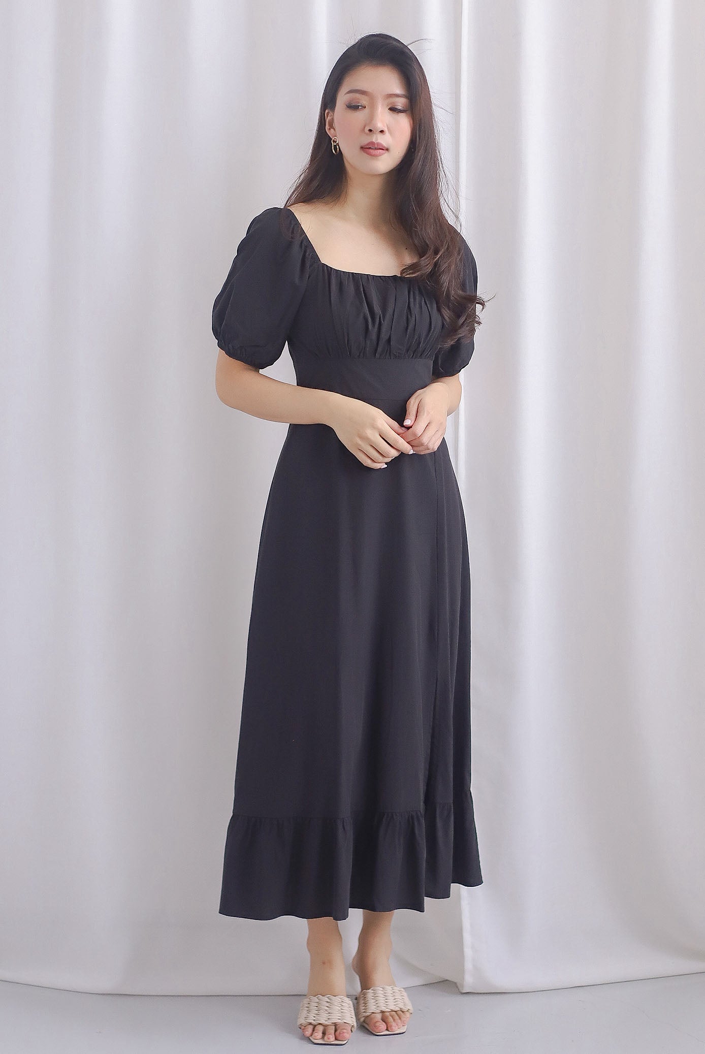 Vandelia Puffy Sleeve Ruched Maxi Dress In Black