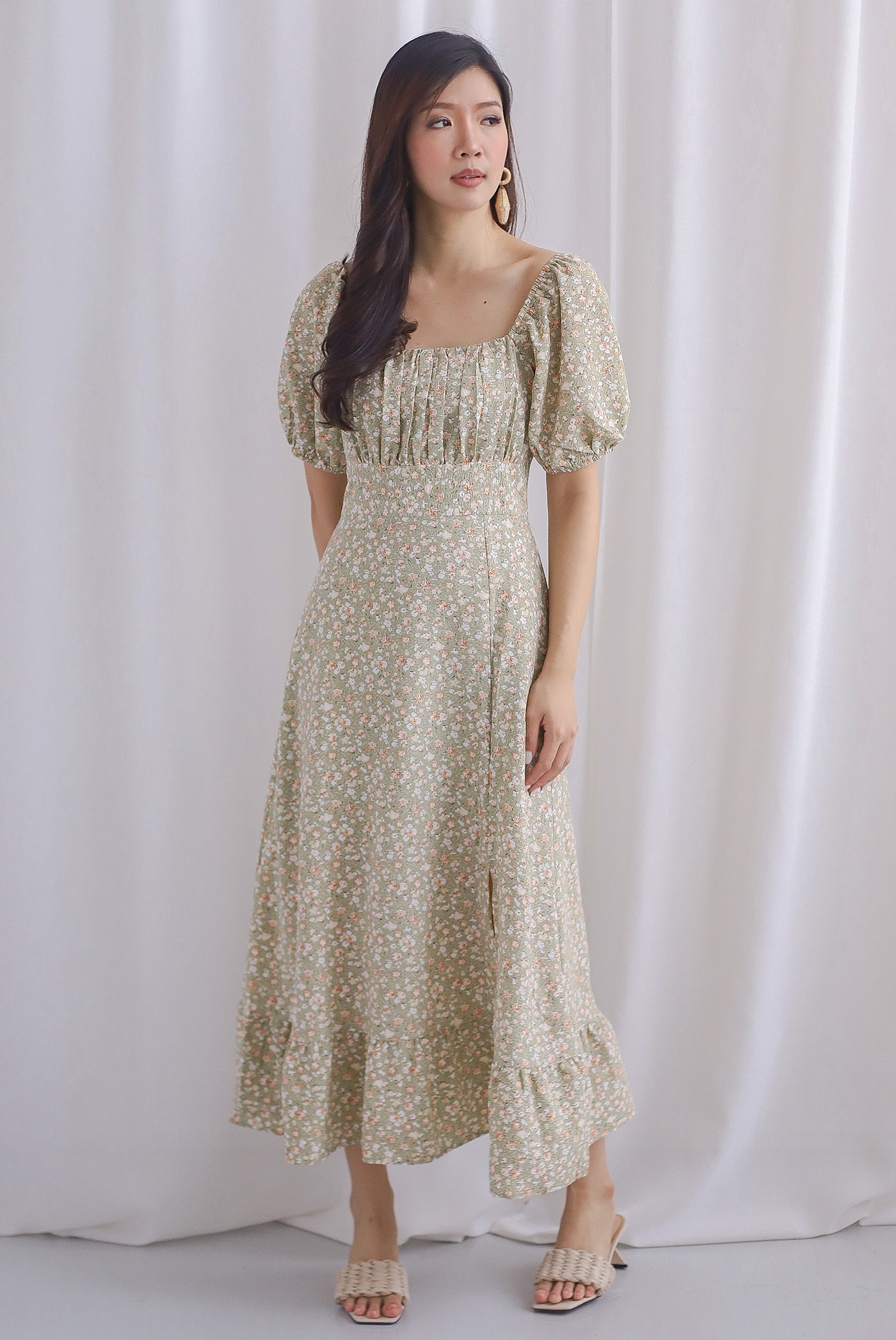 Vandelia Puffy Sleeve Ruched Maxi Dress In Sage Floral