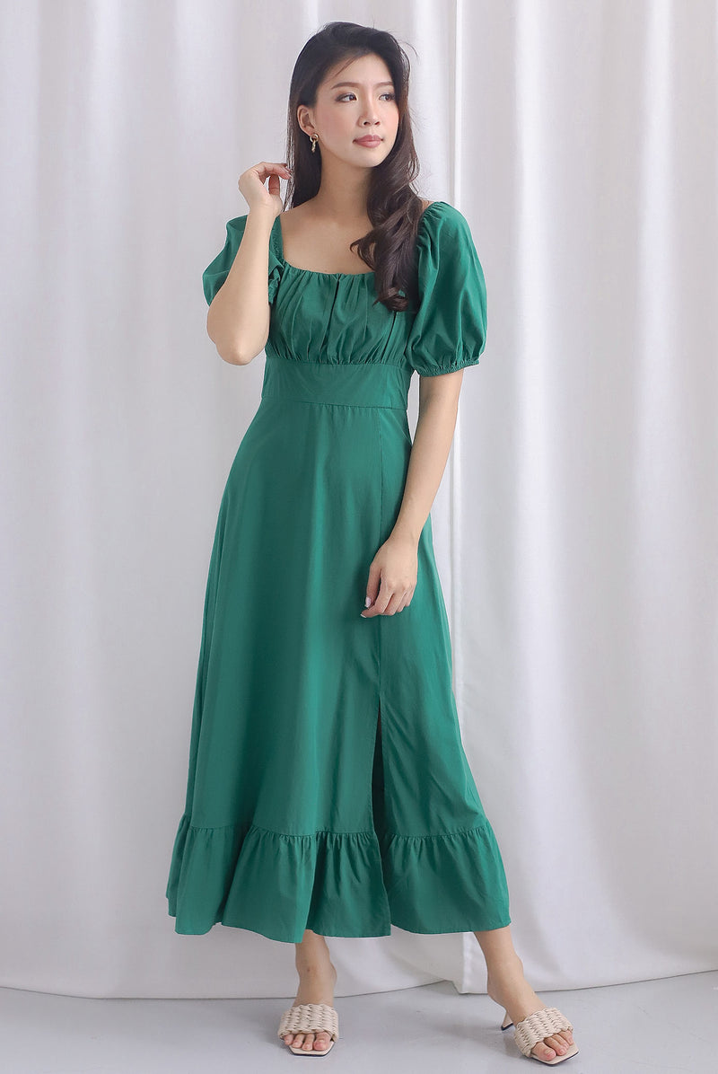 Vandelia Puffy Sleeve Ruched Maxi Dress In Kelly Green