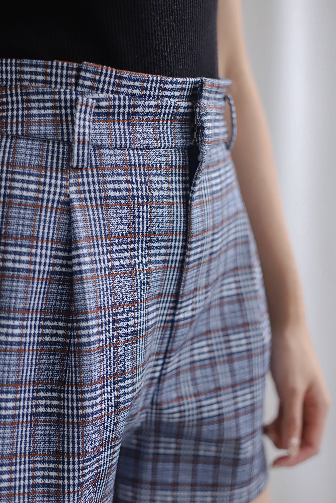 *Premium* Velle Plaids Shorts In Navy Blue
