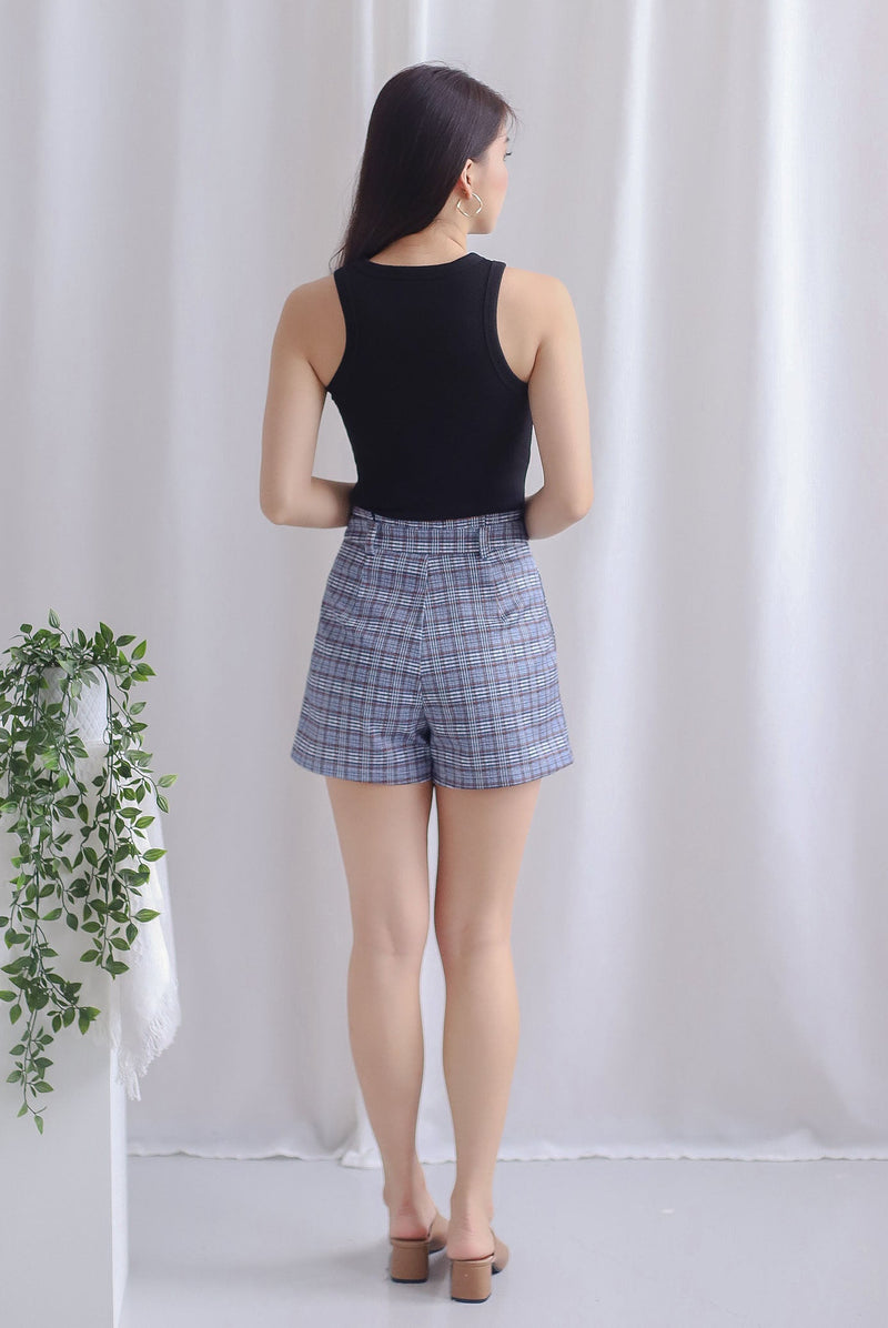 *Premium* Velle Plaids Shorts In Navy Blue