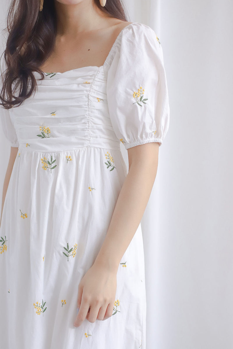 Wildseed Empire Ruched Front Embroidery Dress In White