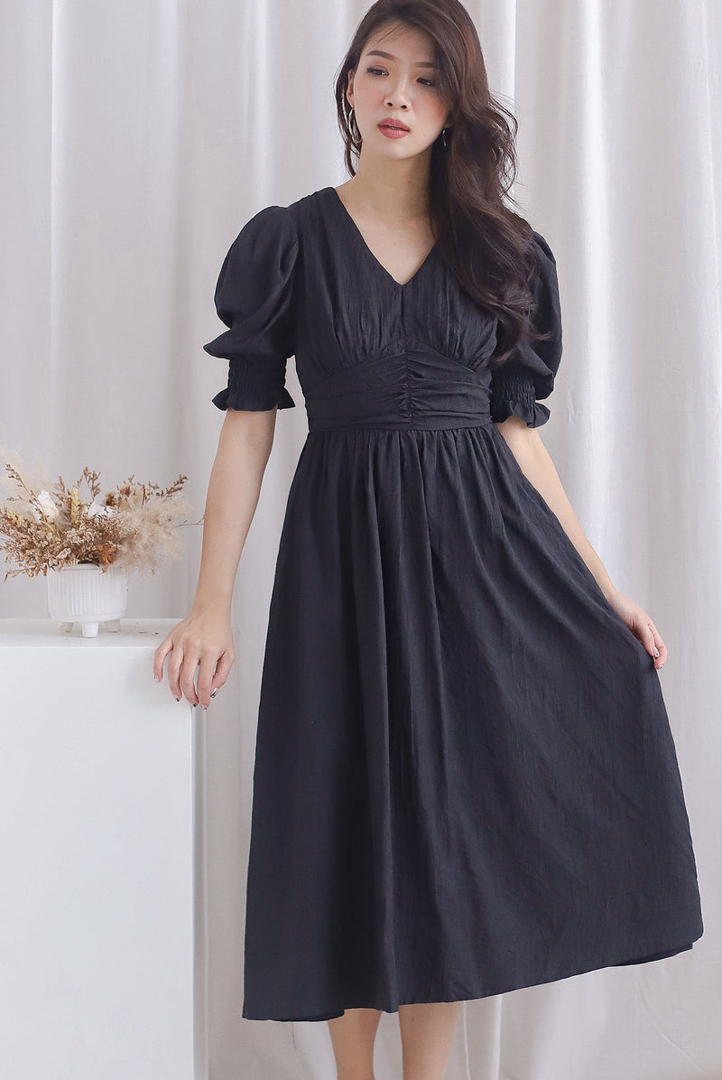 Zanessa Ruch Waist Textured Dress In Black