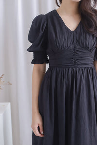 Zanessa Ruch Waist Textured Dress In Black